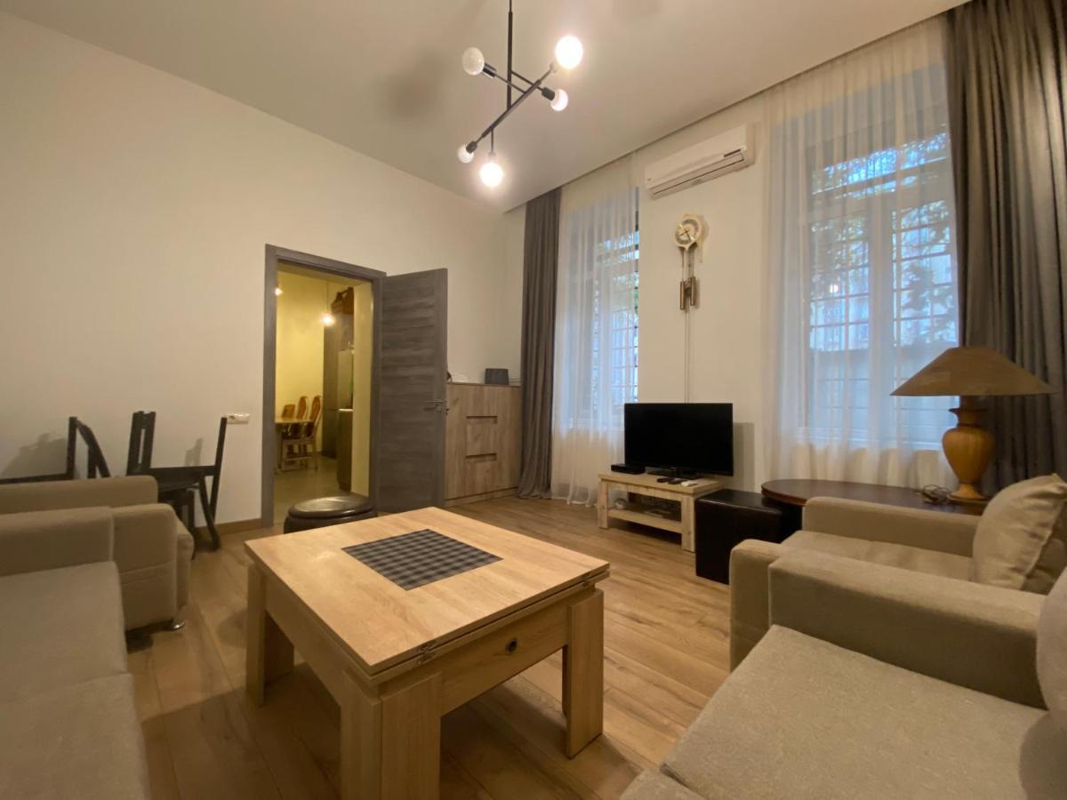 Nice Loft On Uznadze Street Tbiliszi Kültér fotó